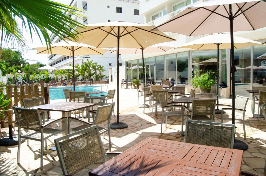 Fergus Paraiso Beach - Adults Only Ибица Экстерьер фото